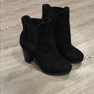 Wild Diva Black Heeled Boots Chunky Heel